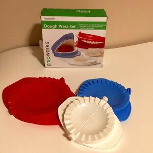 NIB Progressive Dough Press Set Dumplings Ravioli Pierogi Kitchen Tools Cooking